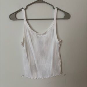 old navy white lettuce edge ribbed cami tank top.